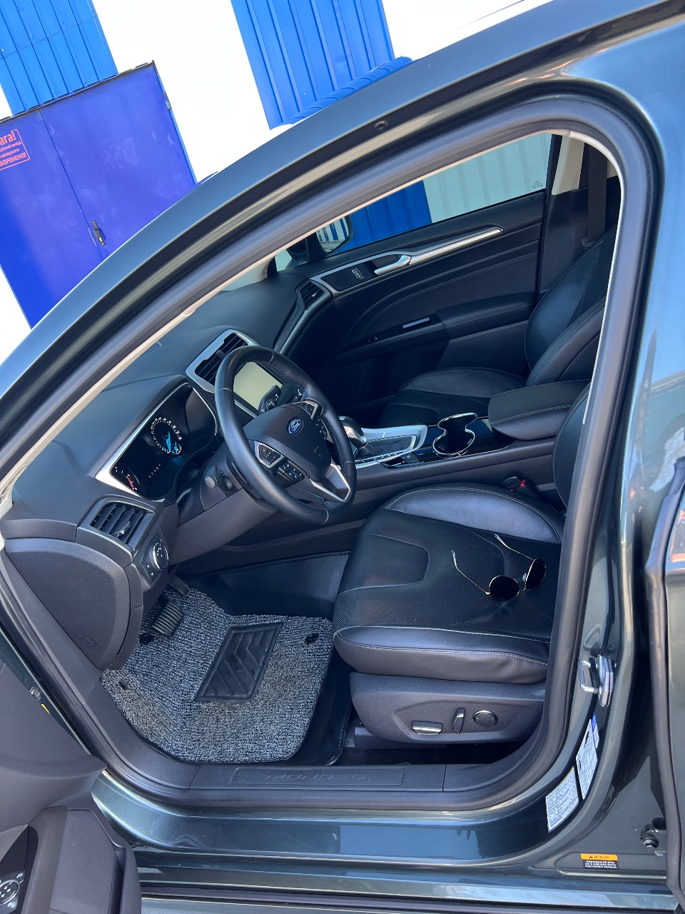 Ford Mondeo - фото 47