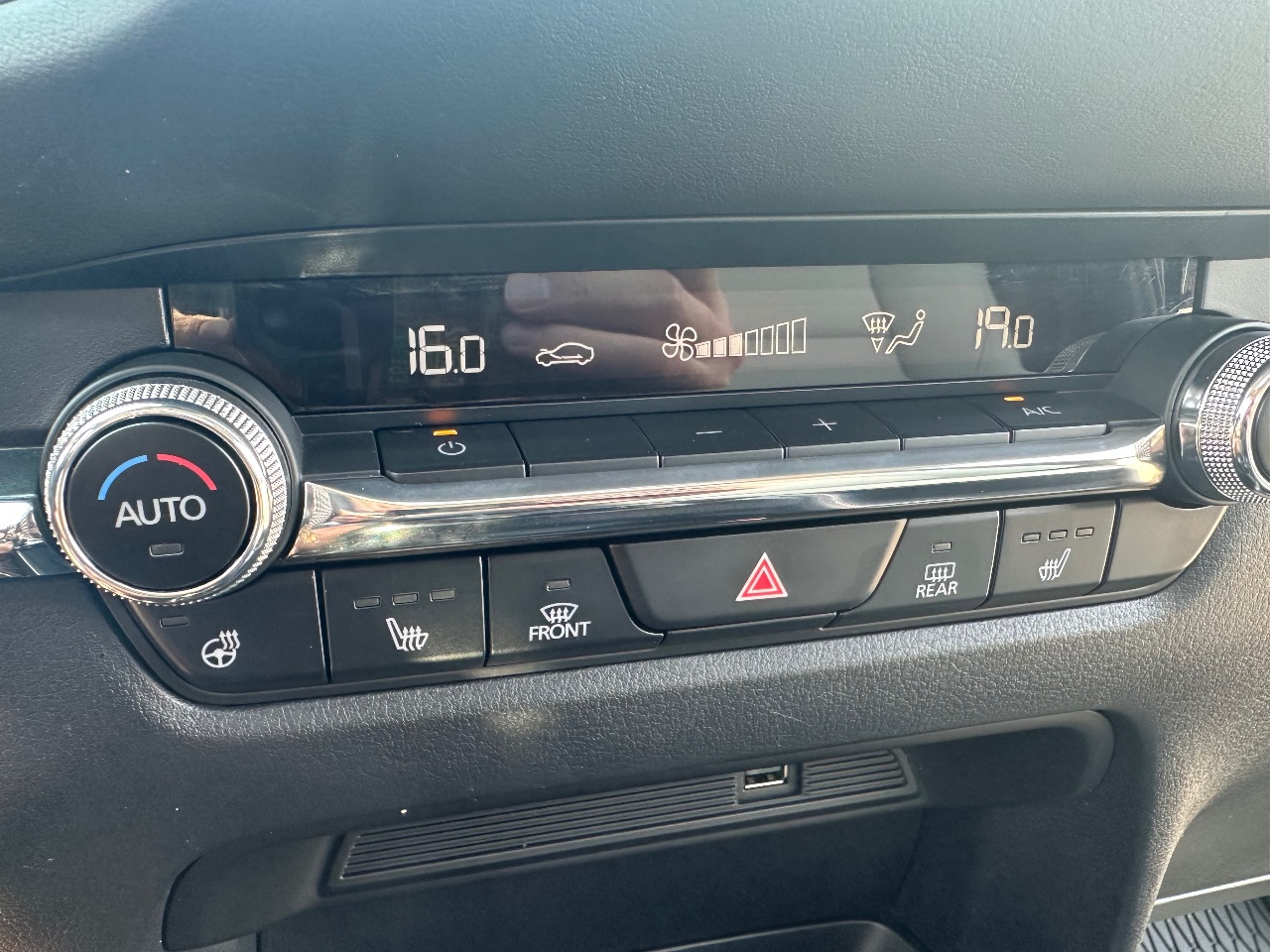 Mazda CX-30 - фото 32