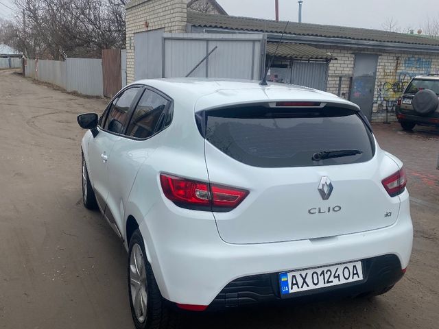 Renault Clio - фото 5