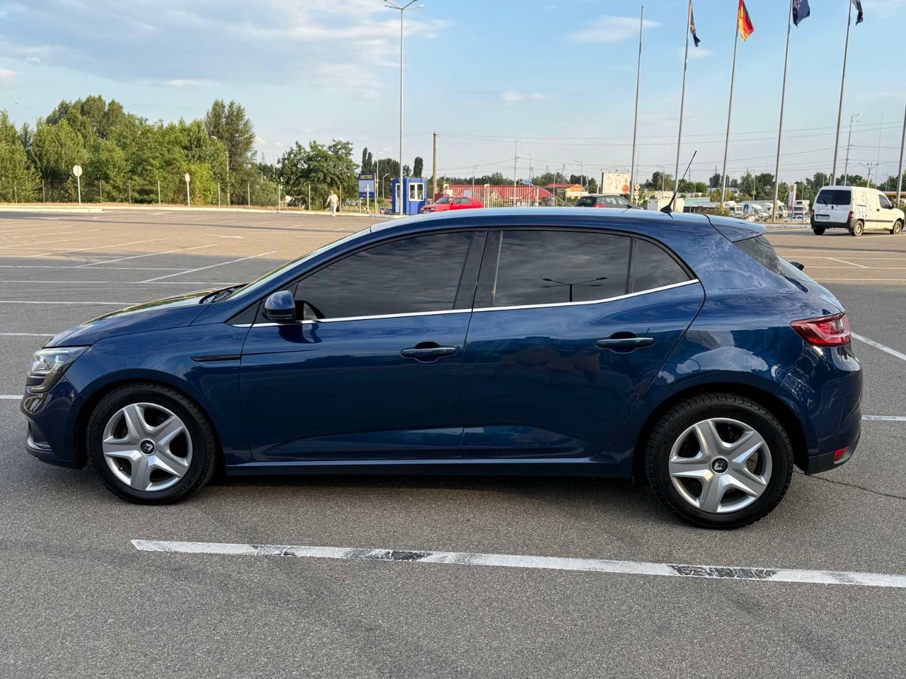 Renault Megane - фото 8