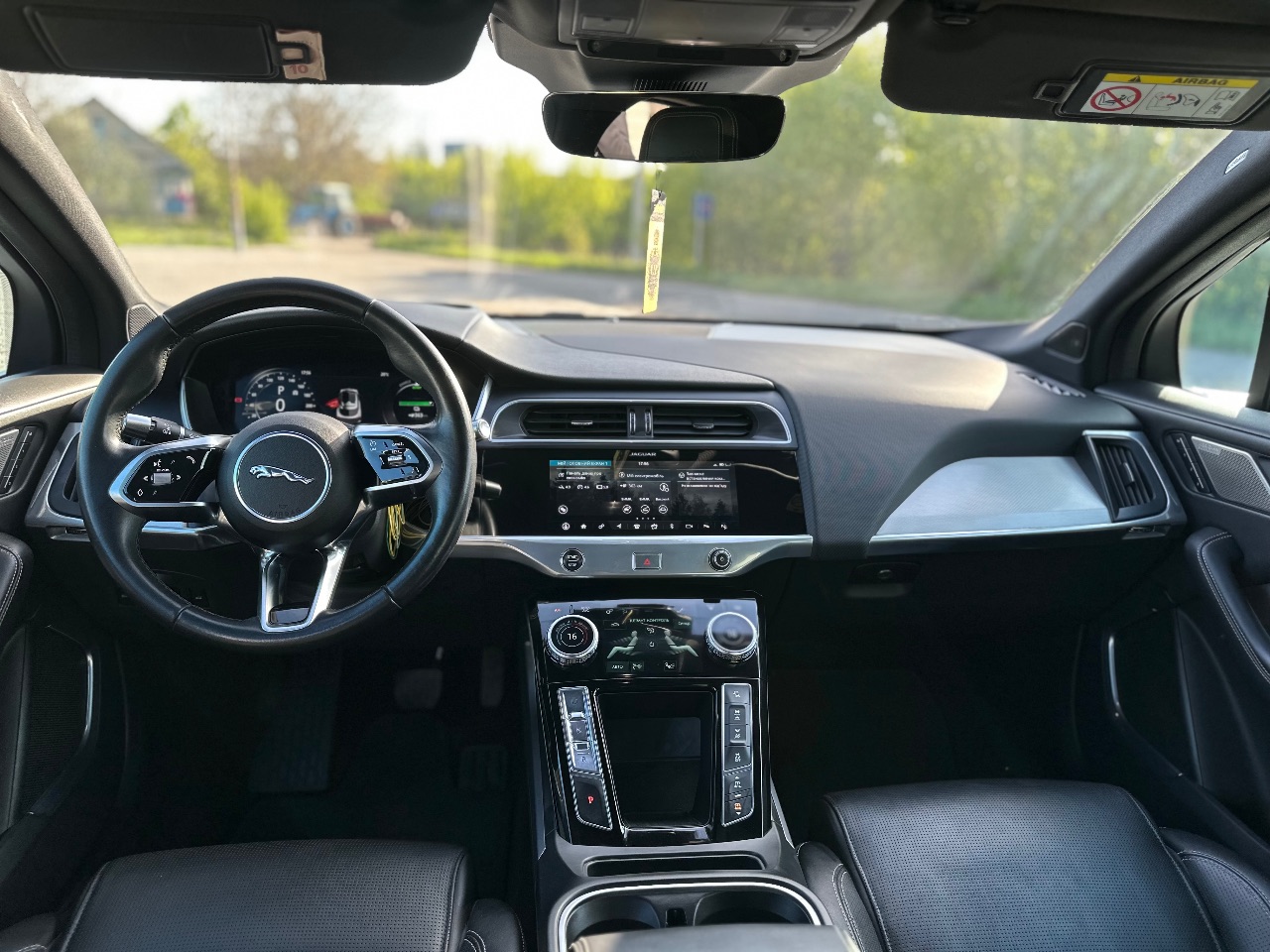 Jaguar I-Pace - фото 21