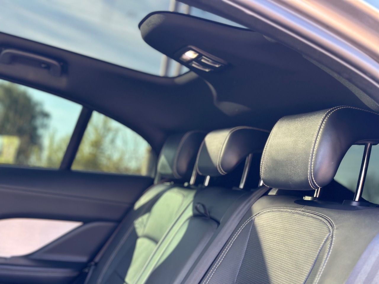 Jaguar I-Pace - фото 18