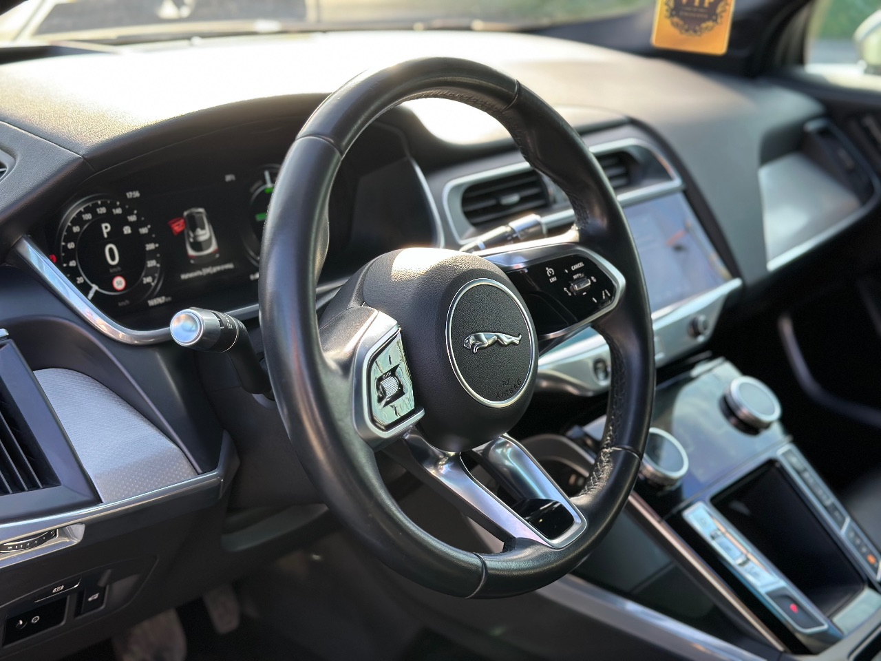 Jaguar I-Pace - фото 27