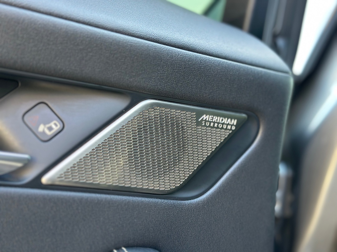 Jaguar I-Pace - фото 14