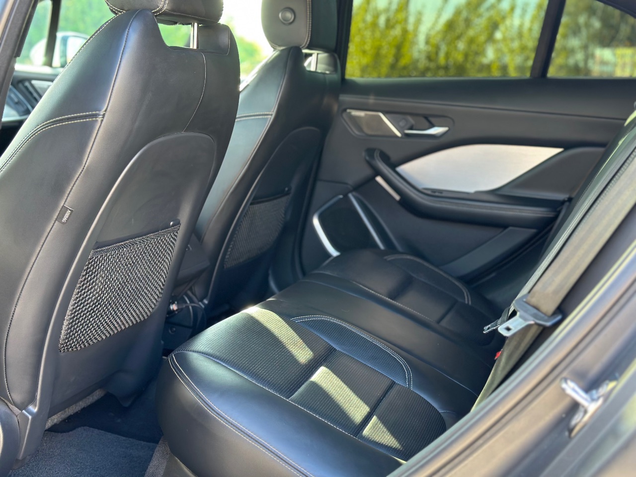 Jaguar I-Pace - фото 13