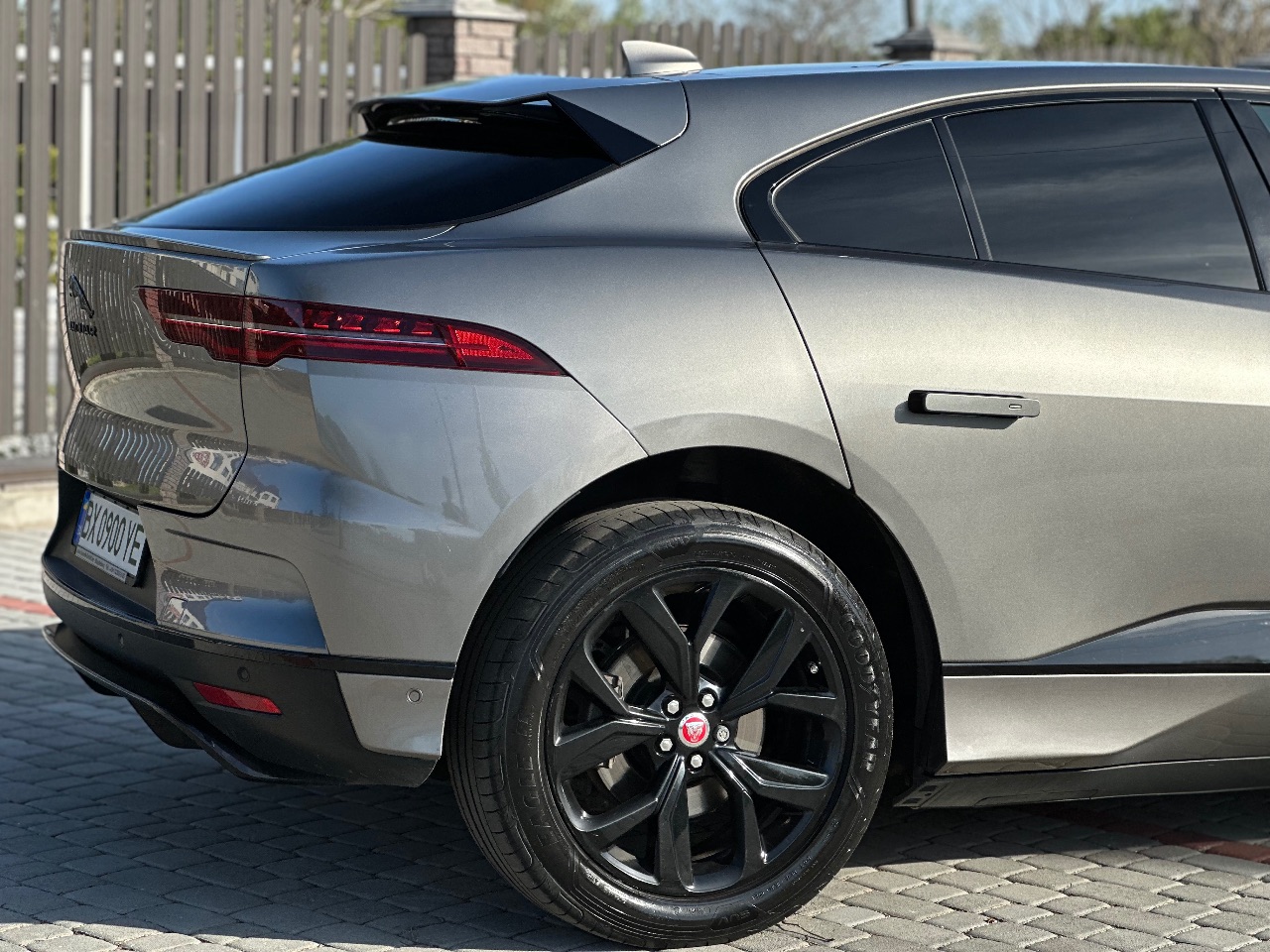 Jaguar I-Pace - фото 25