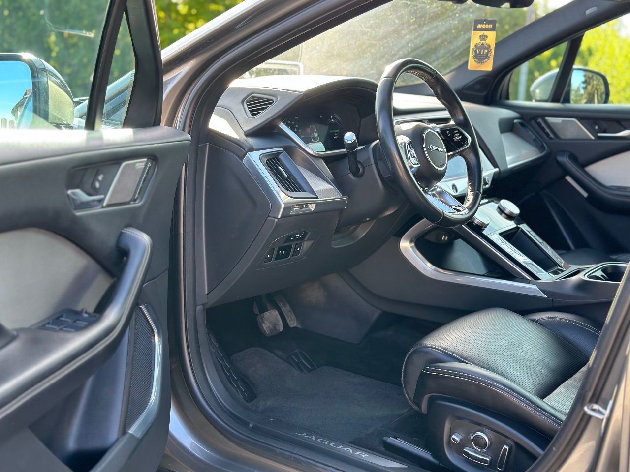 Jaguar I-Pace - фото 23