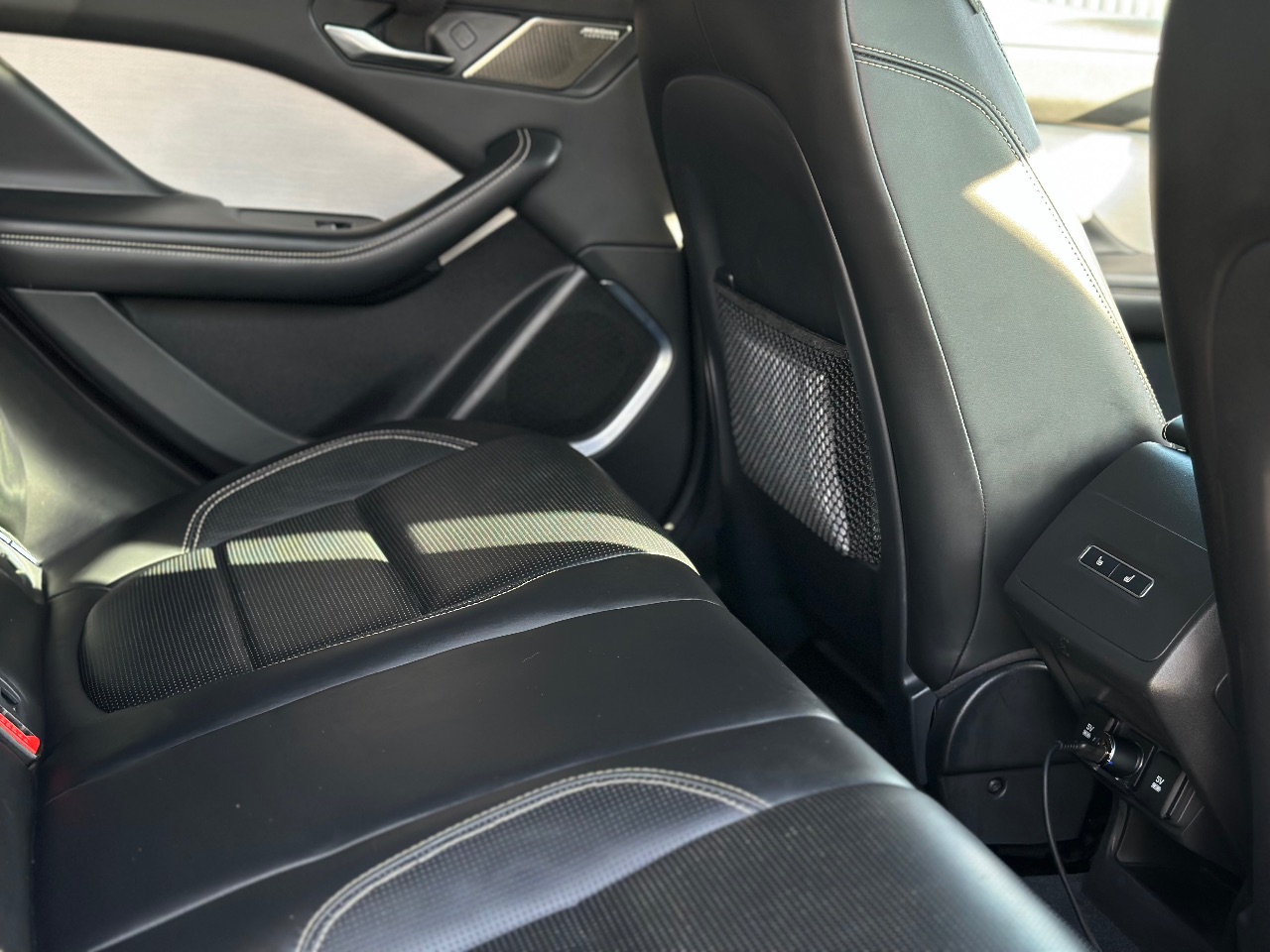 Jaguar I-Pace - фото 2