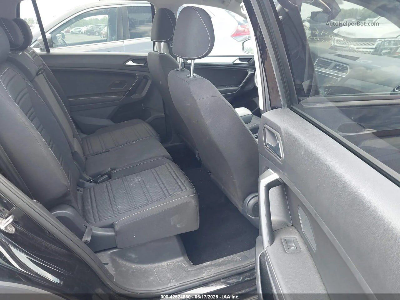 Volkswagen Tiguan - фото 9