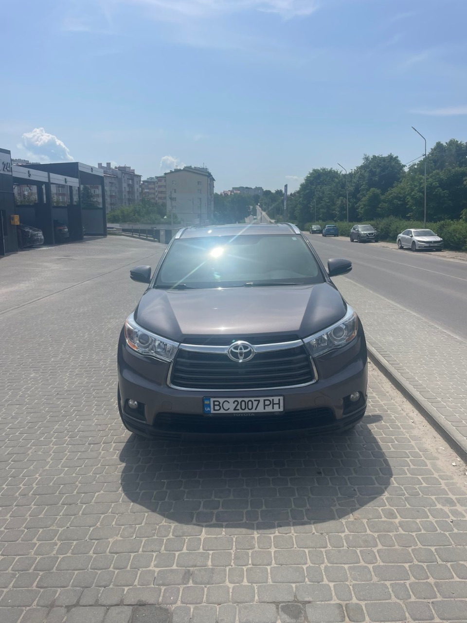 Toyota Highlander - фото 1