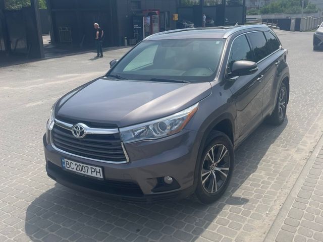 Toyota Highlander - фото 2