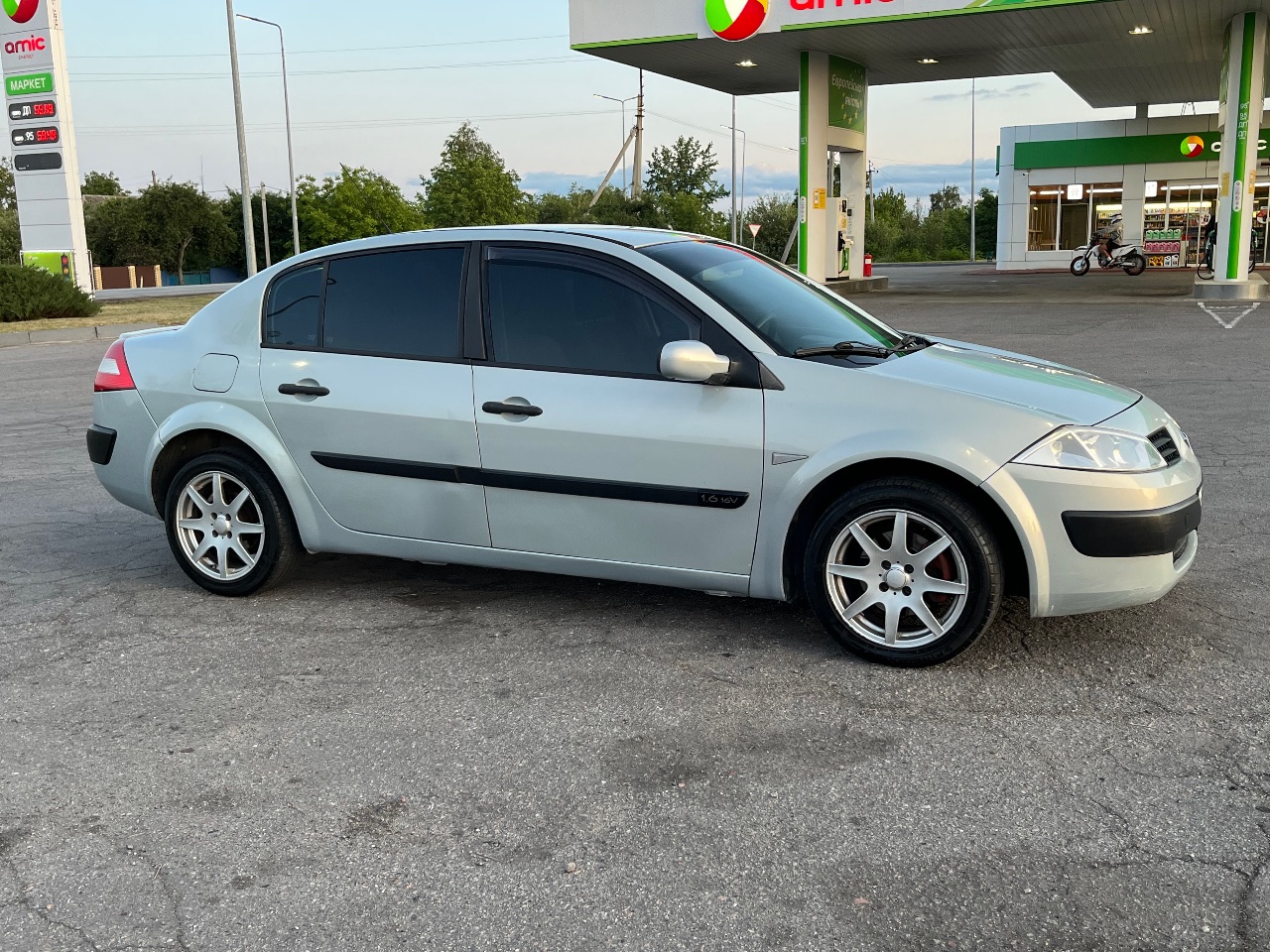 Renault Megane - фото 2