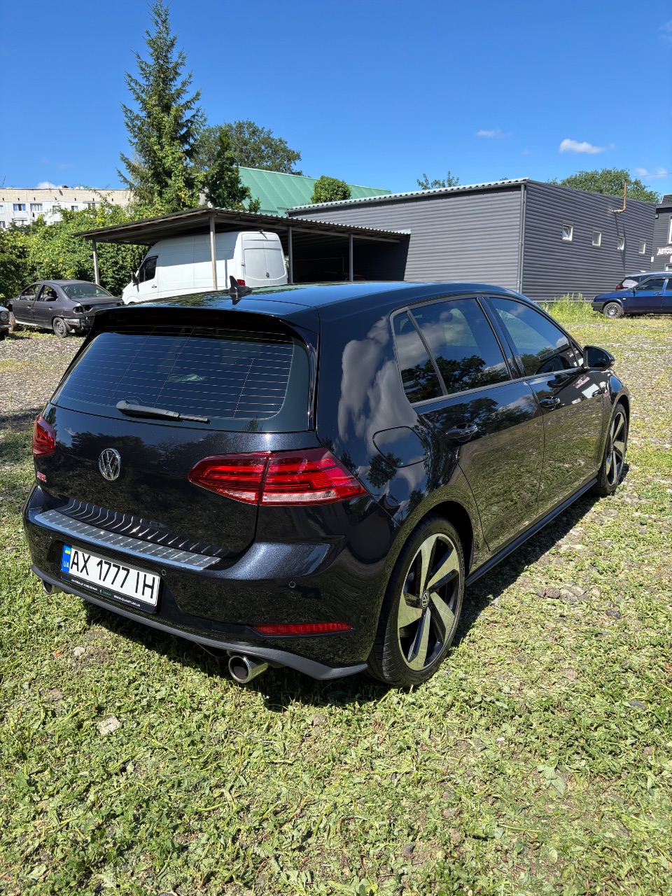 Volkswagen Golf GTI - фото 4