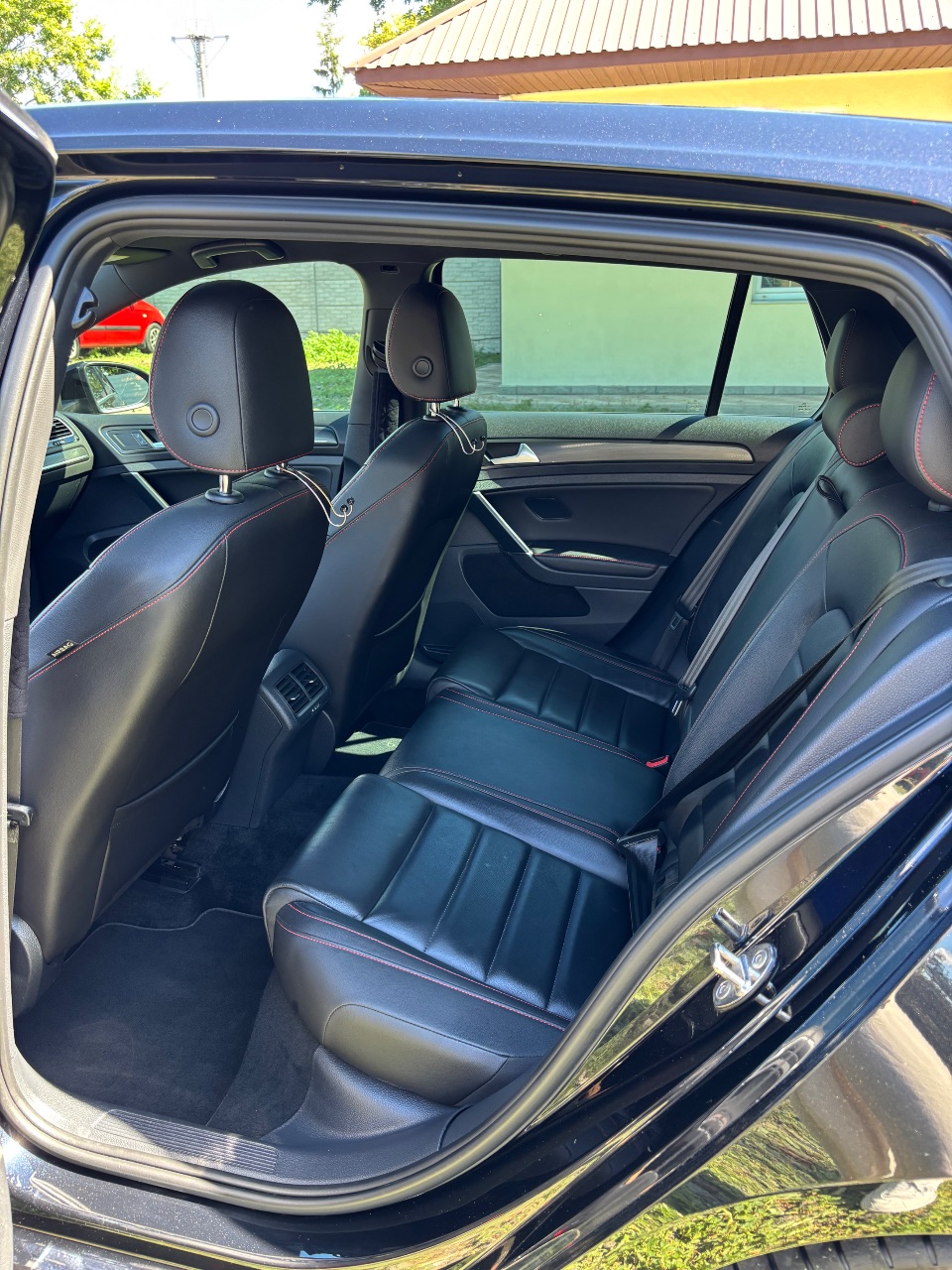 Volkswagen Golf GTI - фото 9