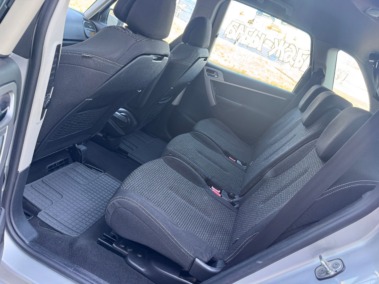 Citroen C4 Picasso - фото 16