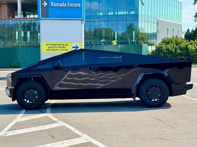 Tesla Cybertruck - фото 4