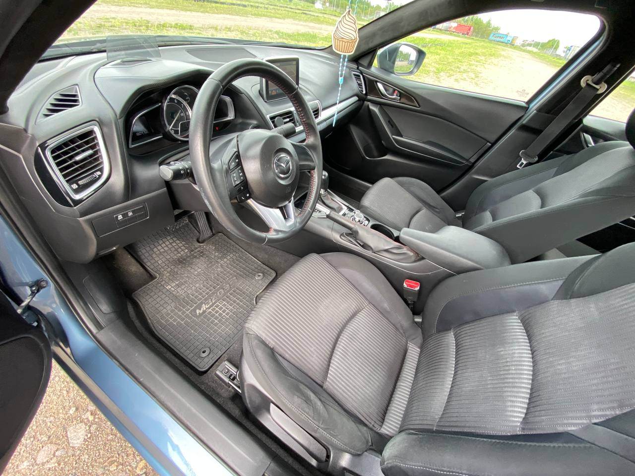 Mazda 3 - фото 12