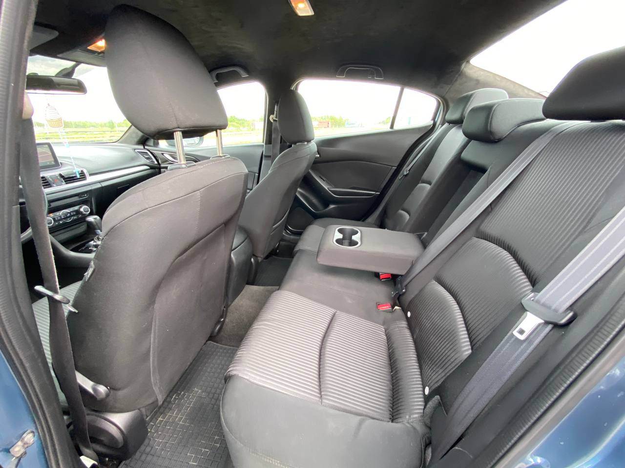 Mazda 3 - фото 8