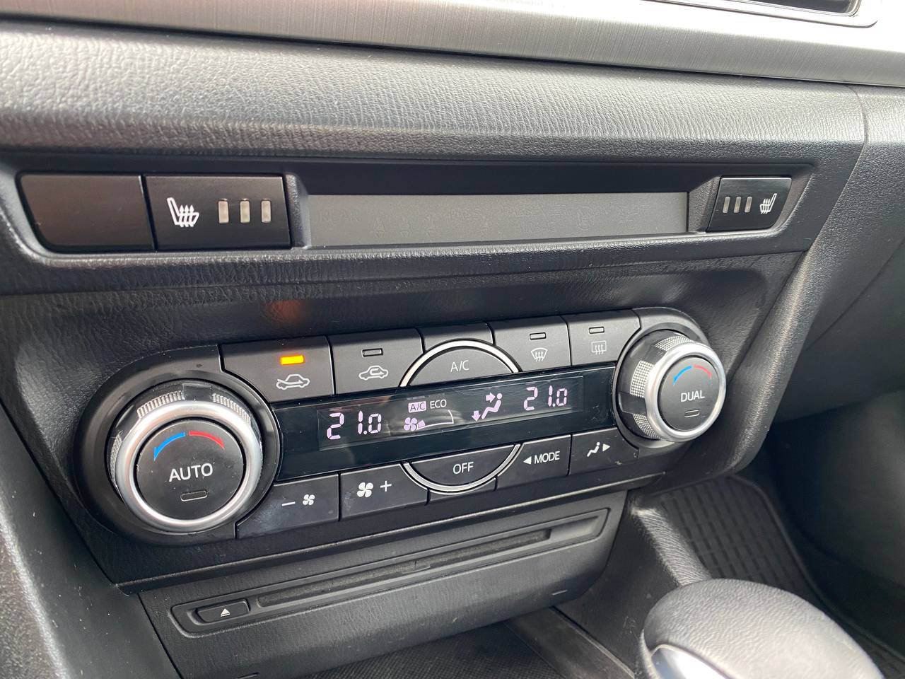 Mazda 3 - фото 21