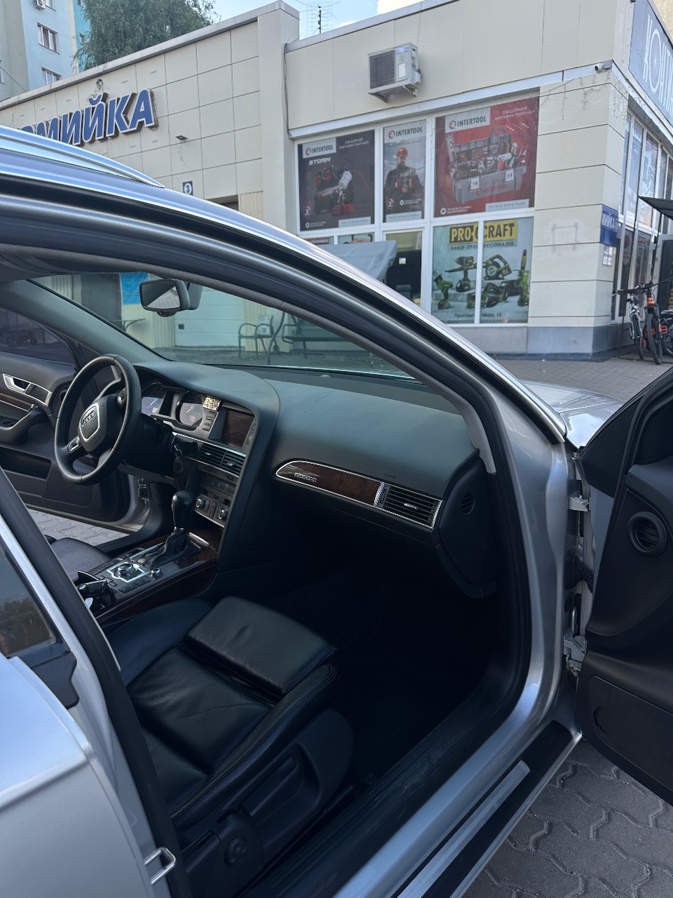 Audi A6 - фото 12