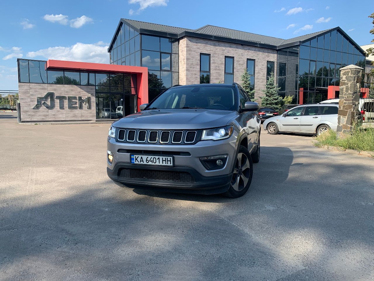Jeep Compass - фото 1