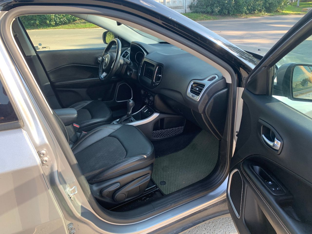 Jeep Compass - фото 17