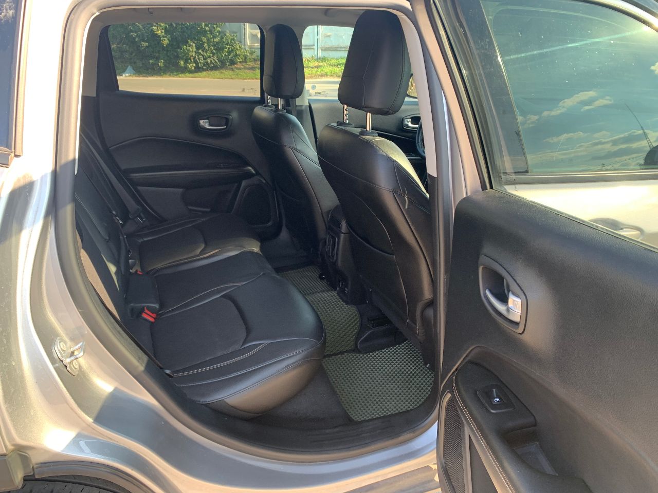 Jeep Compass - фото 16