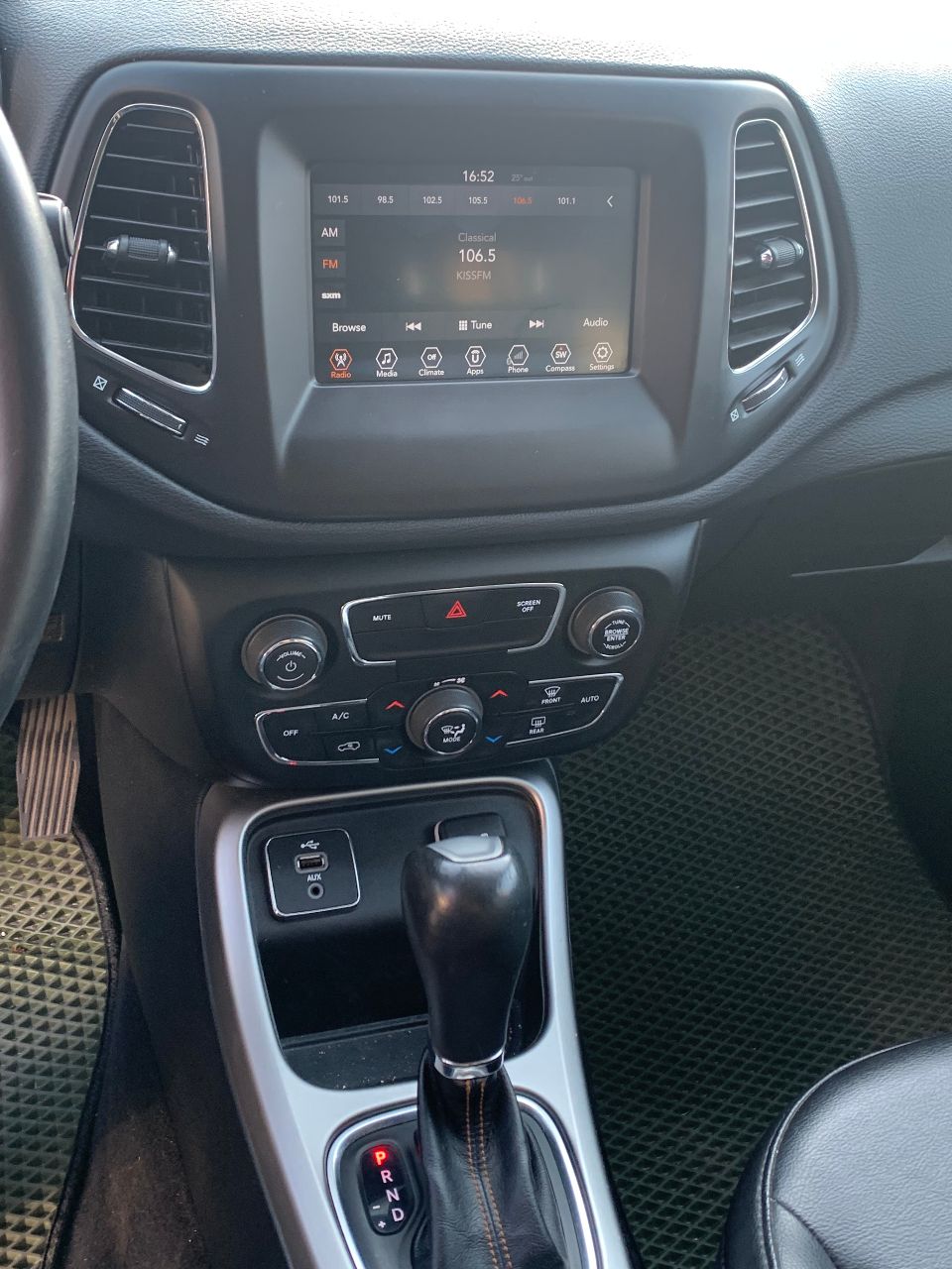 Jeep Compass - фото 11