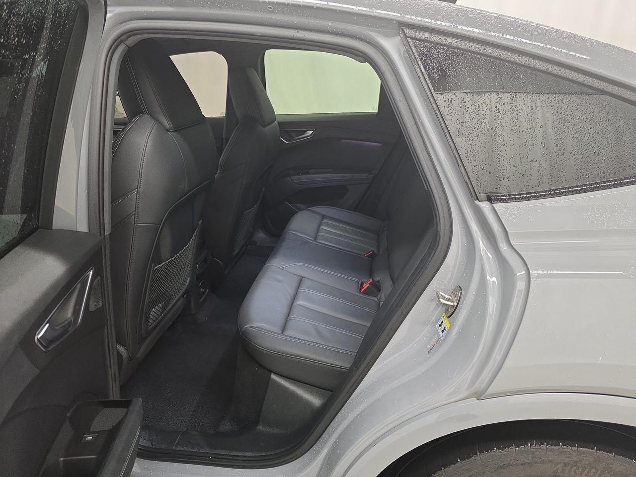 Audi Q4 Sportback e-tron - фото 8