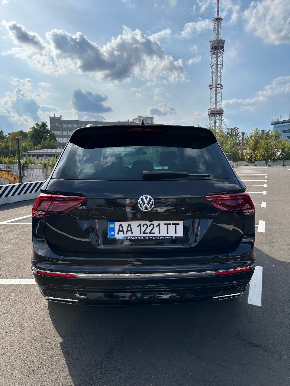 Volkswagen Tiguan - фото 9