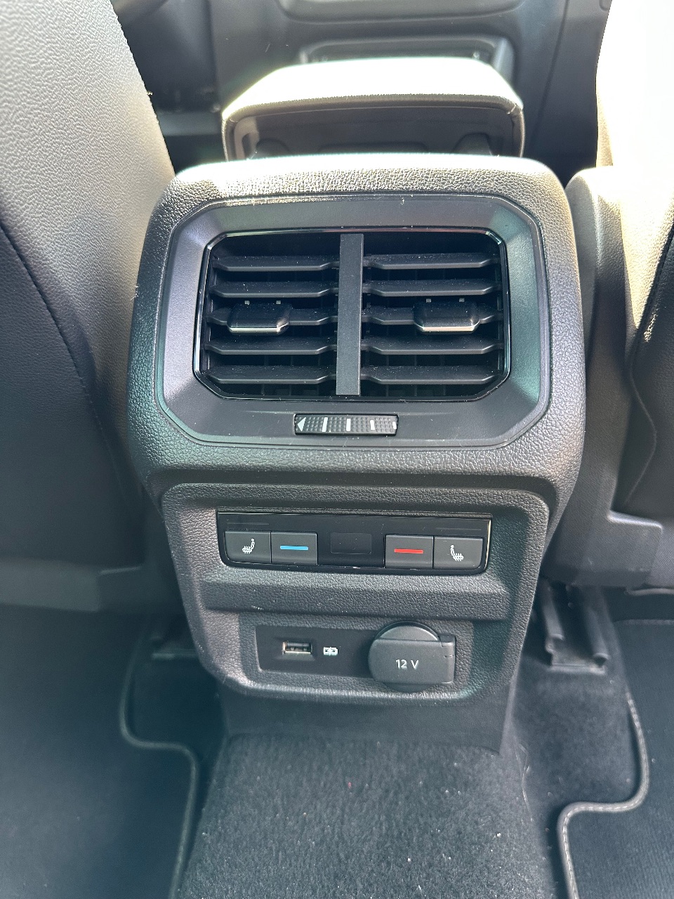 Volkswagen Tiguan - фото 13