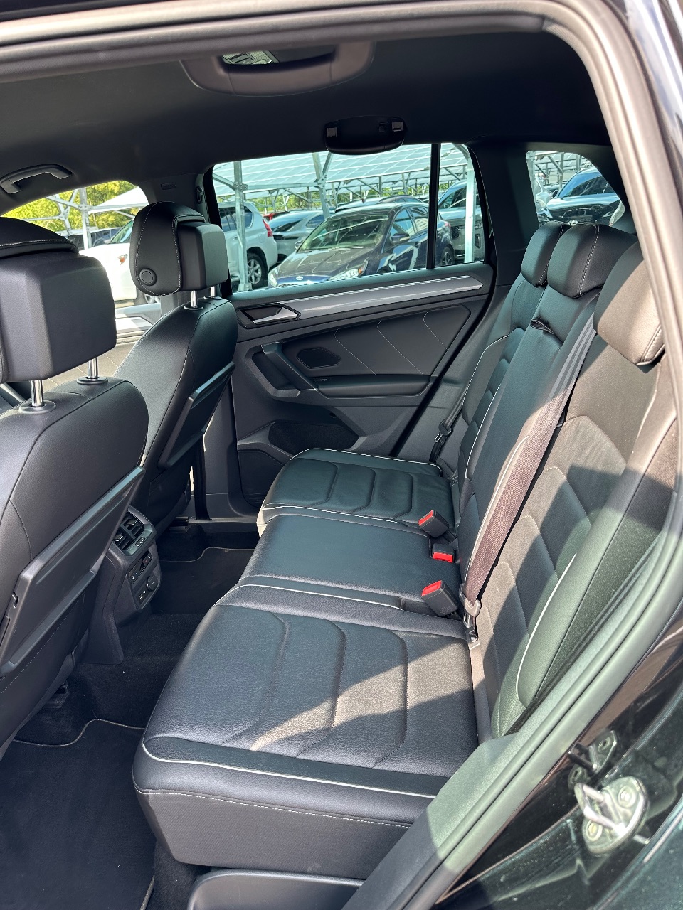 Volkswagen Tiguan - фото 14