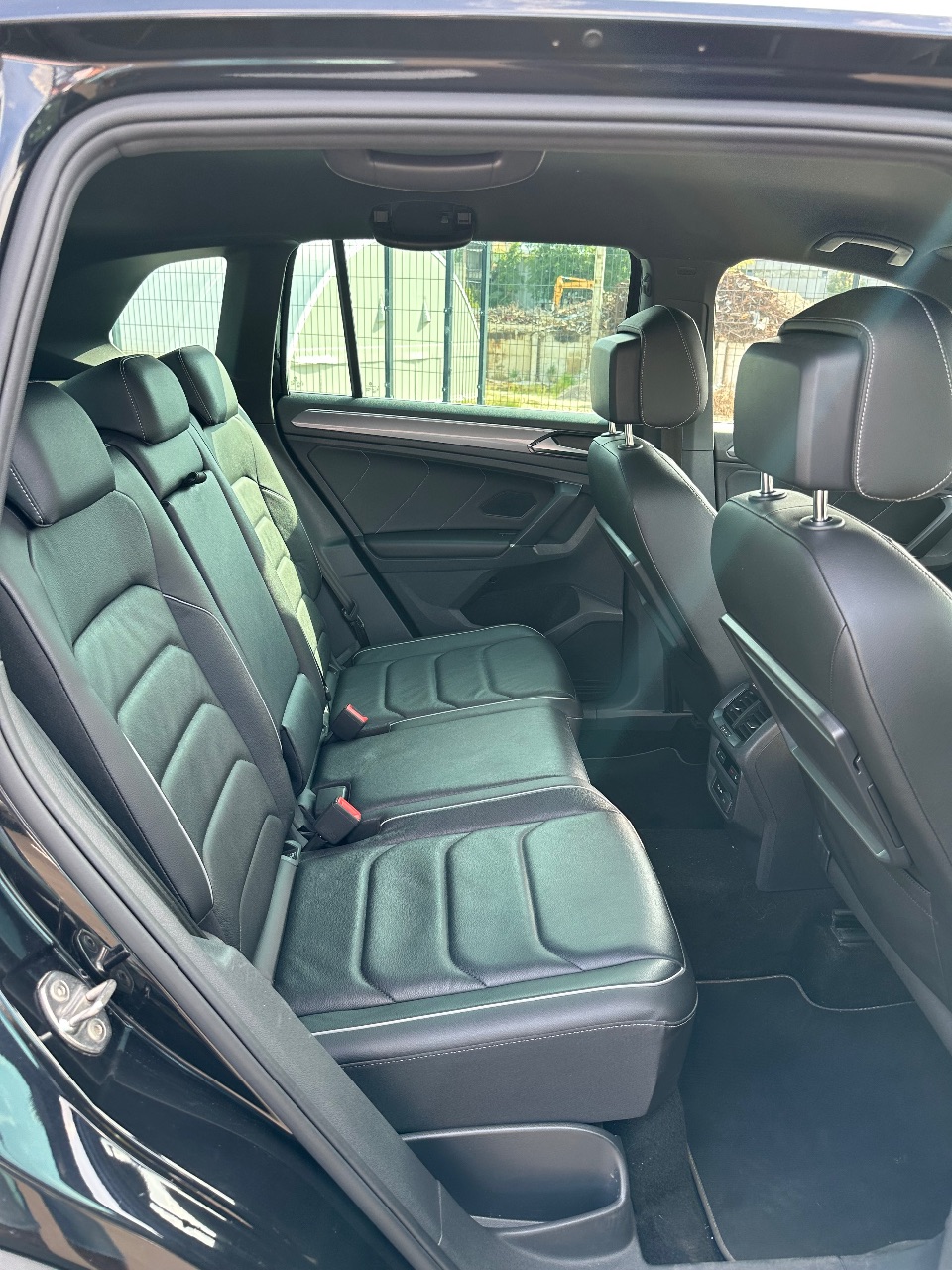 Volkswagen Tiguan - фото 12