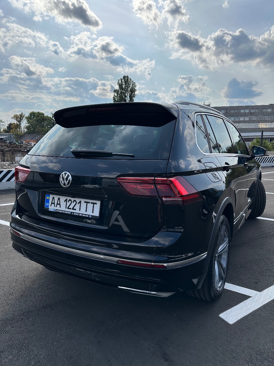 Volkswagen Tiguan - фото 3