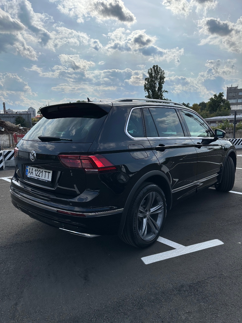 Volkswagen Tiguan - фото 7