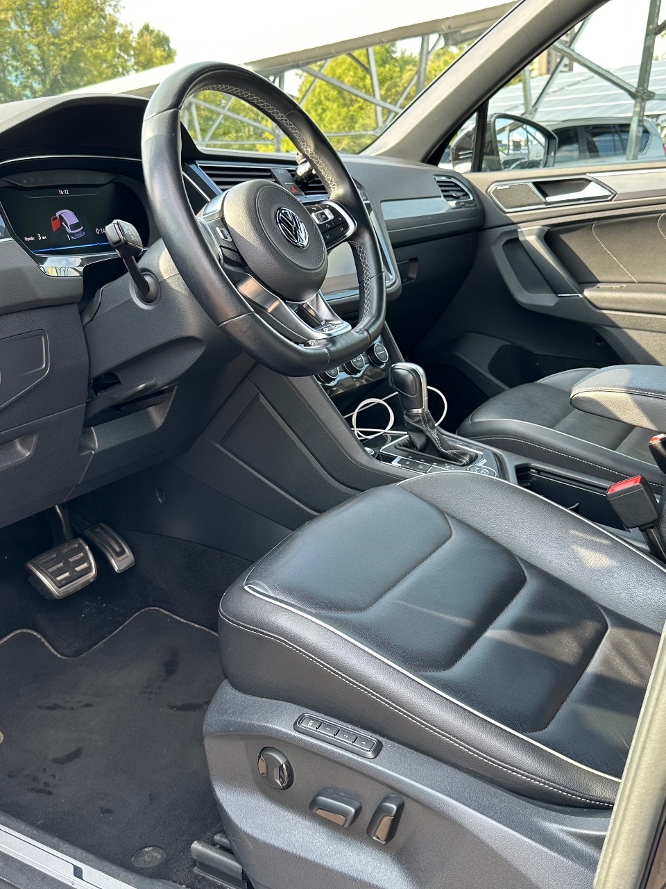 Volkswagen Tiguan - фото 21