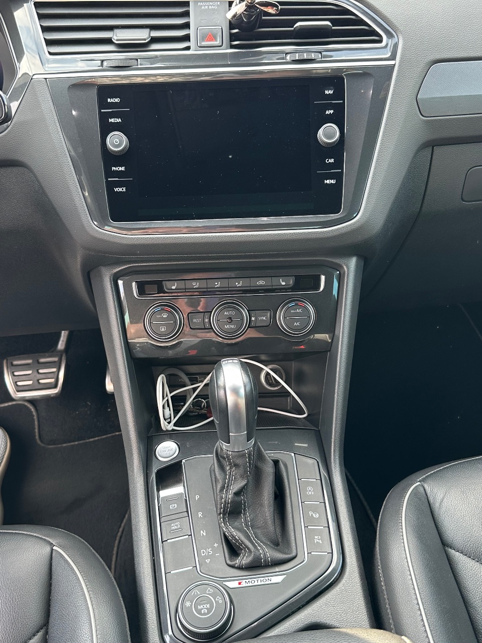 Volkswagen Tiguan - фото 20