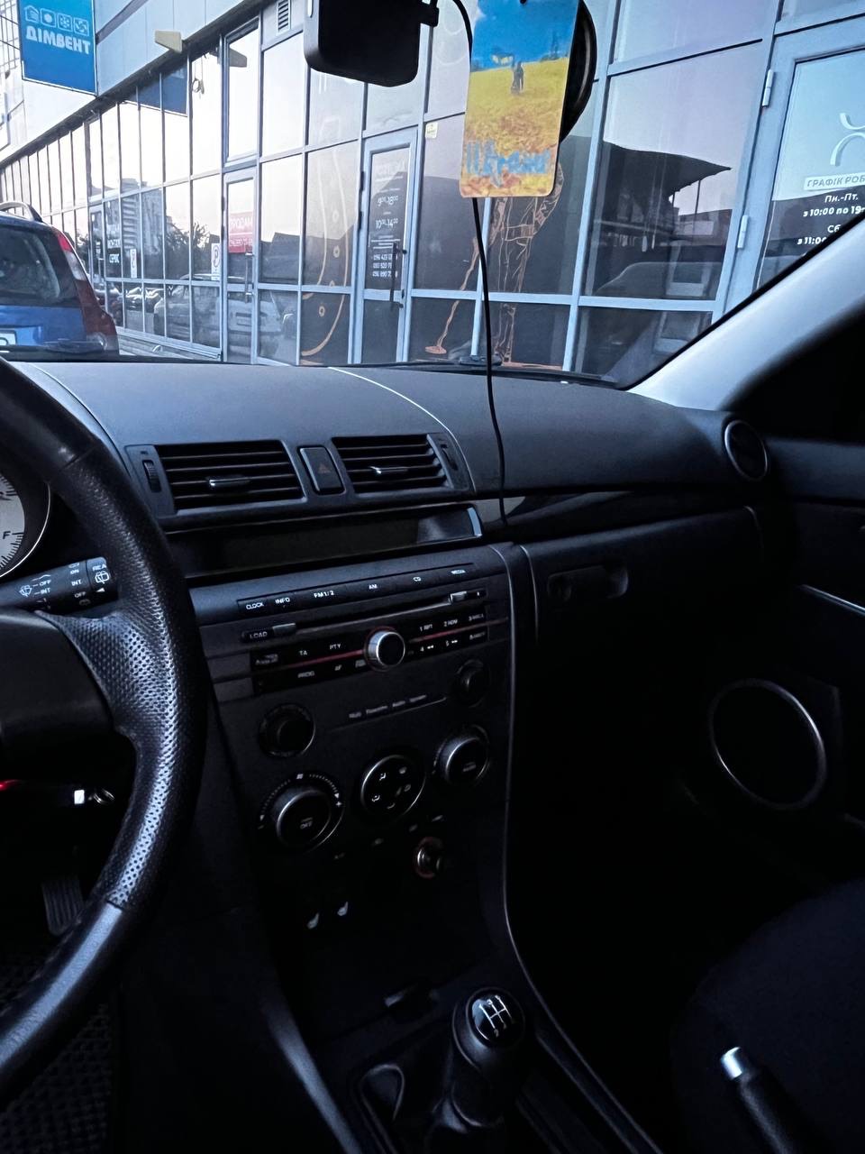 Mazda 3 - фото 7