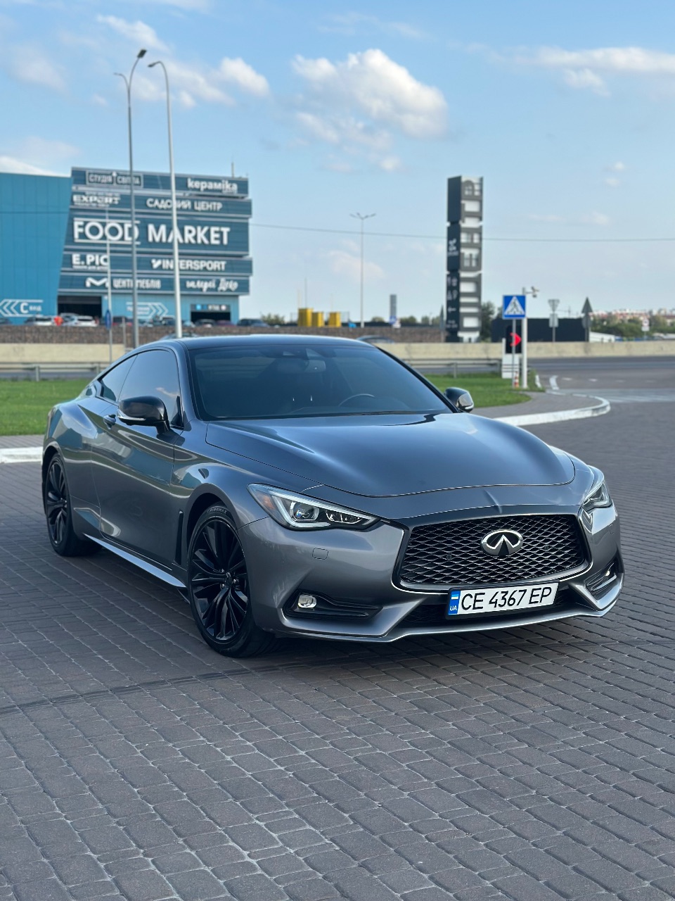 Infiniti Q60 - фото 1