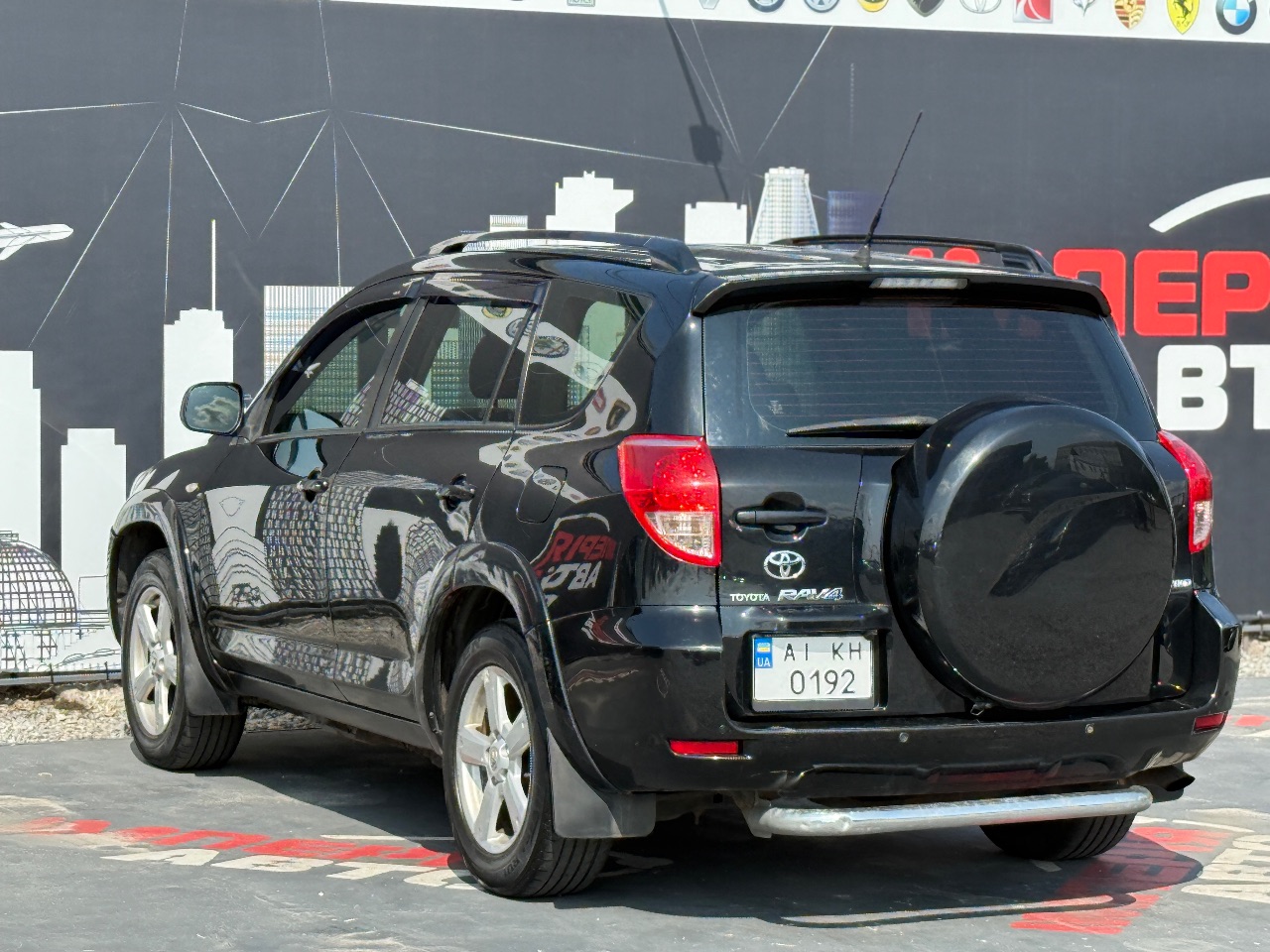 Toyota RAV4 - фото 4