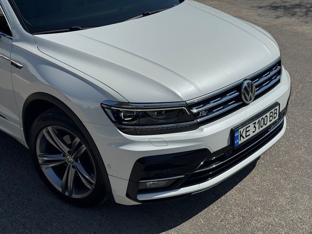 Volkswagen Tiguan - фото 4