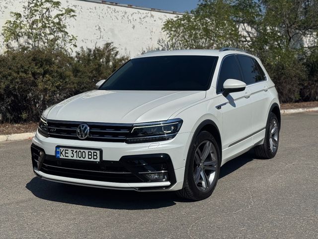 Volkswagen Tiguan - фото 1