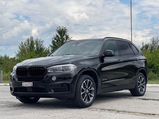 BMW X5 - фото 1