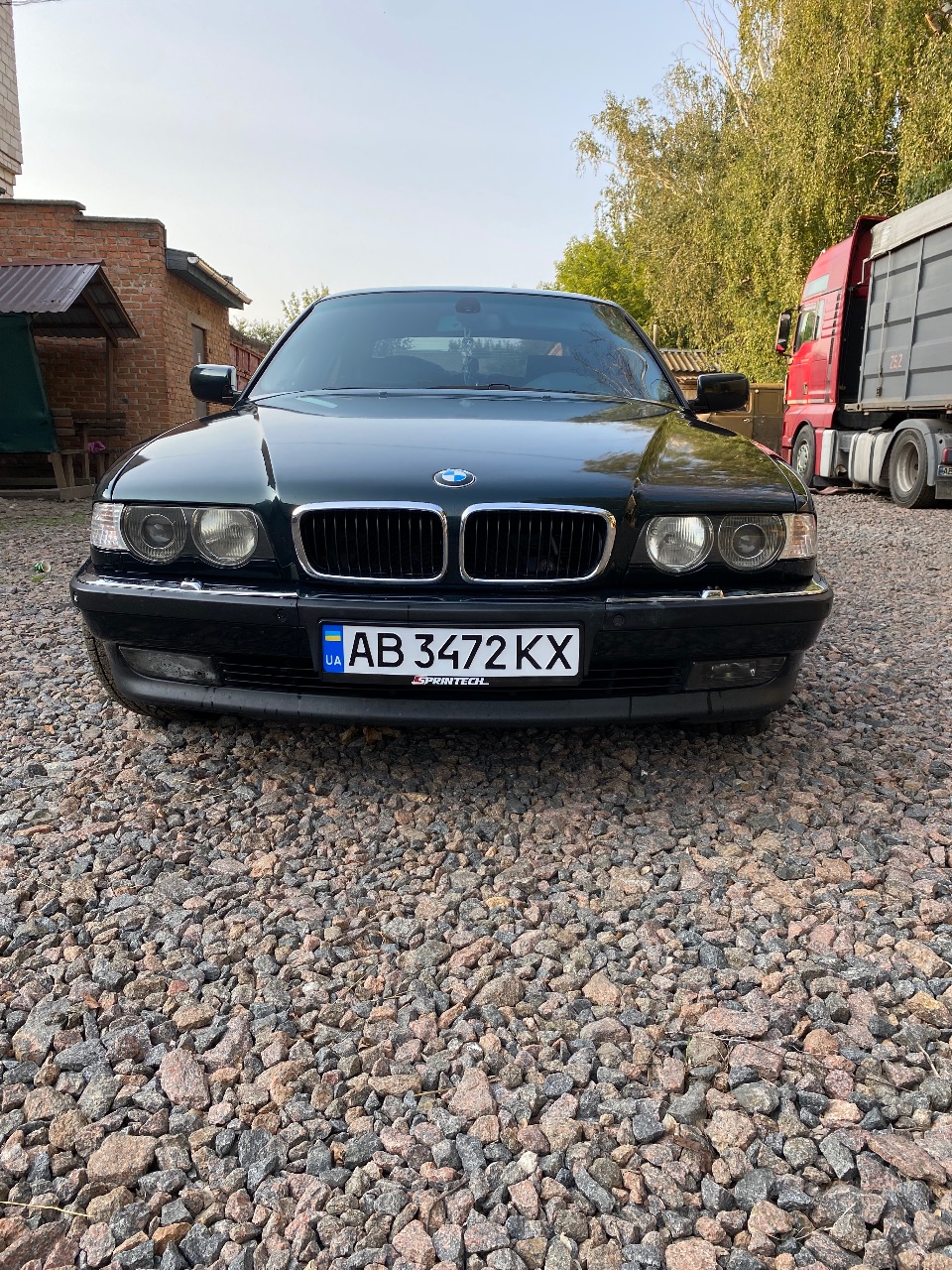 BMW 7 серії - фото 1