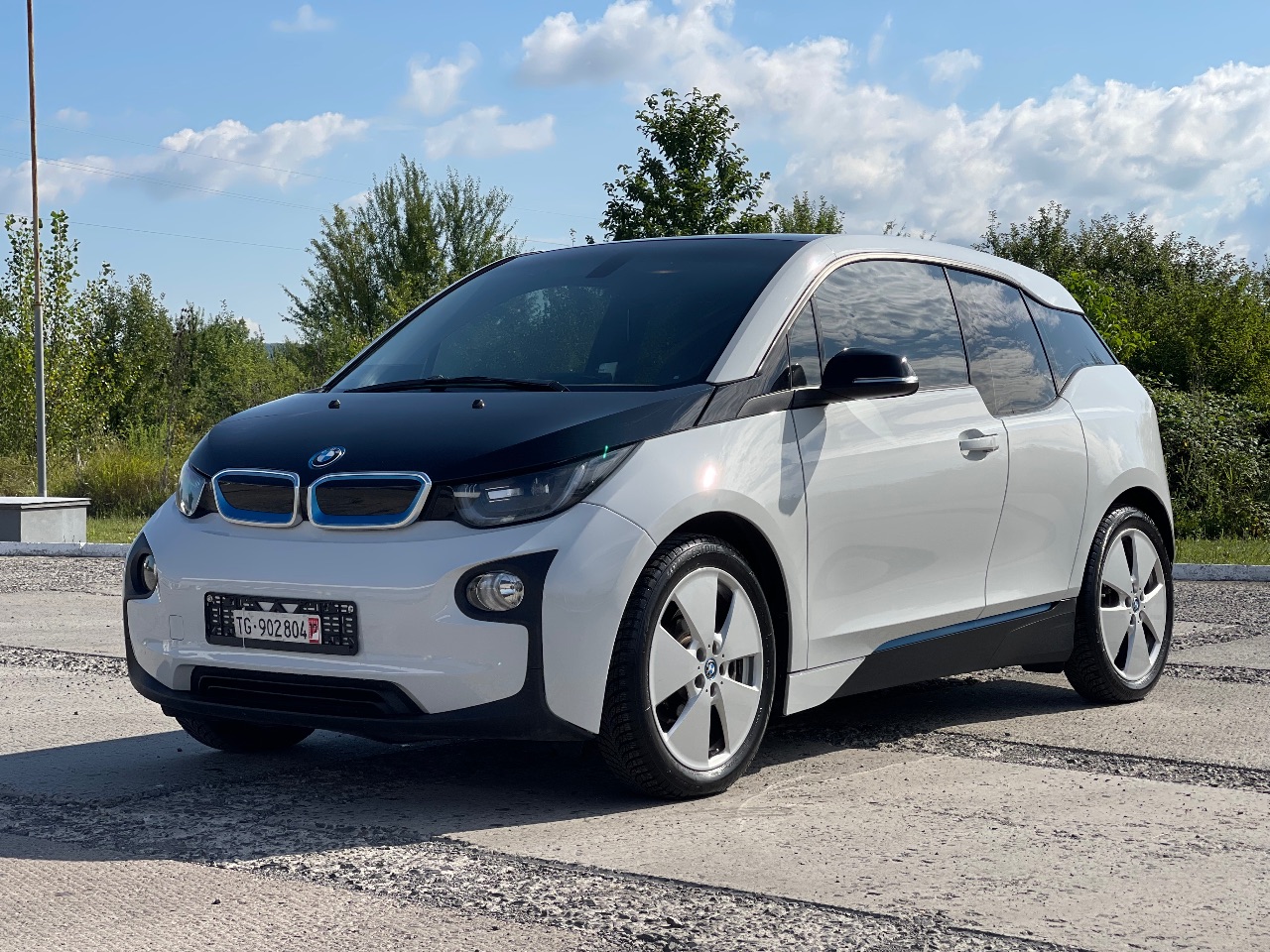 BMW i3 - фото 1