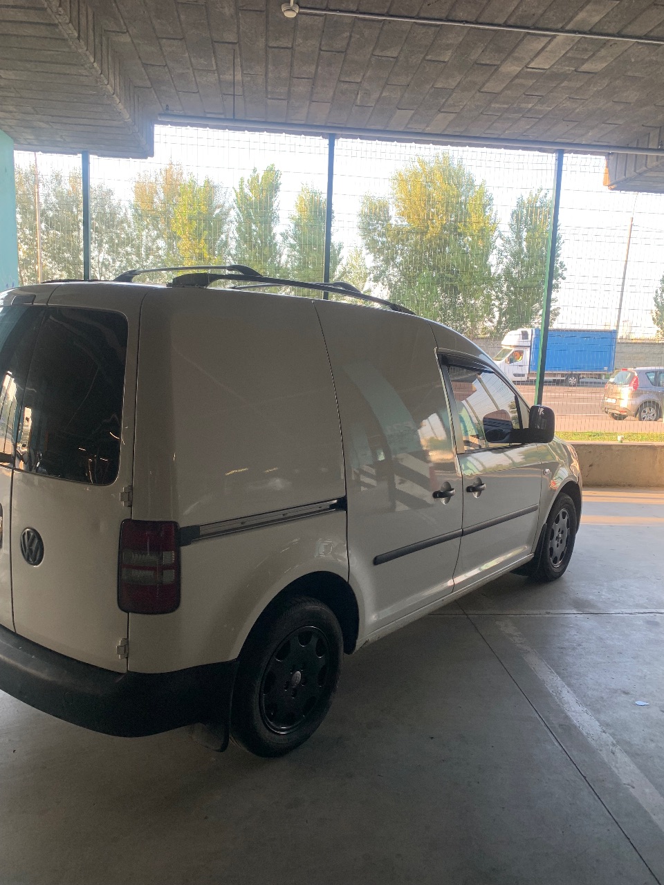 Volkswagen Caddy - фото 12