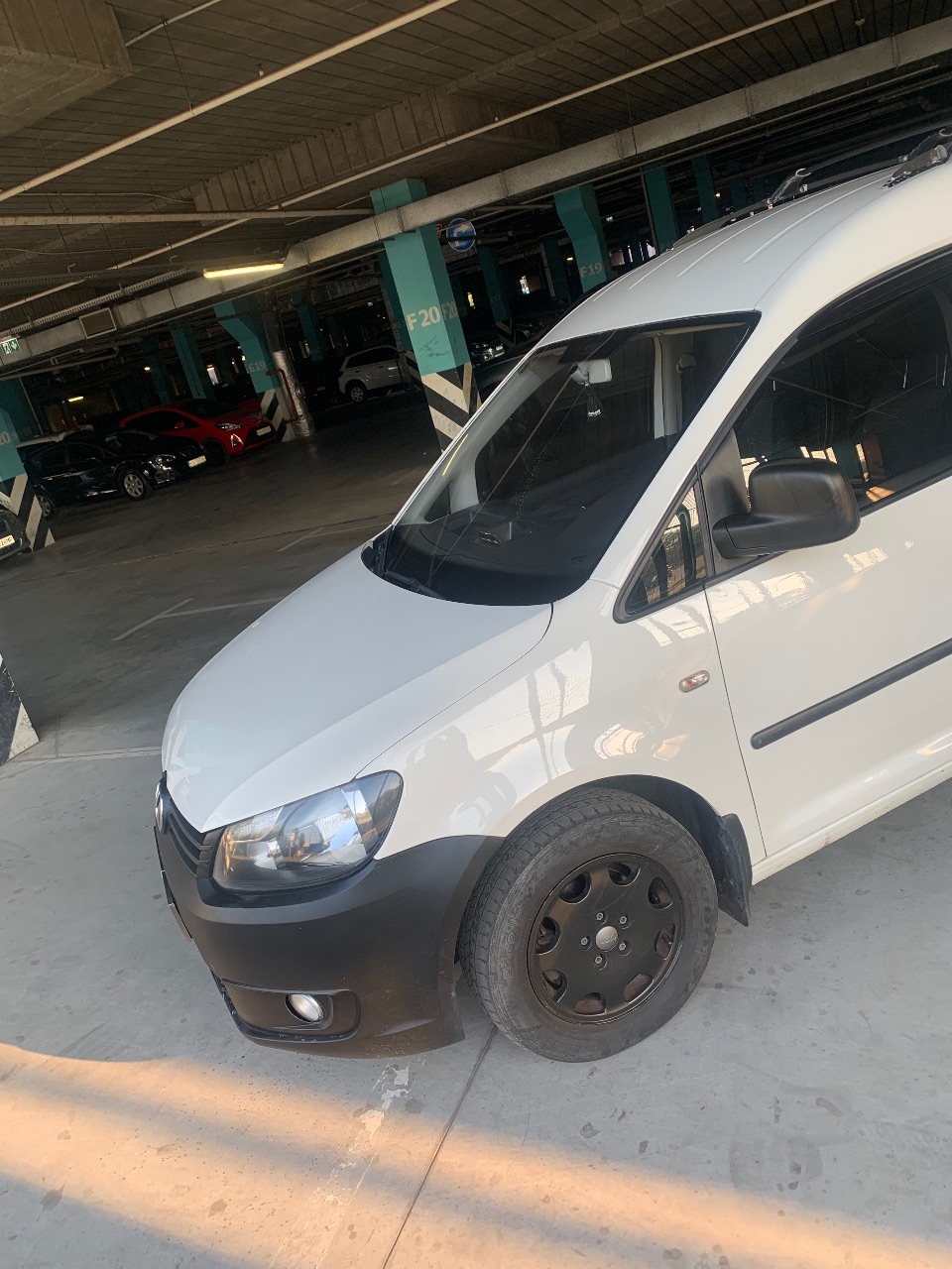 Volkswagen Caddy - фото 16