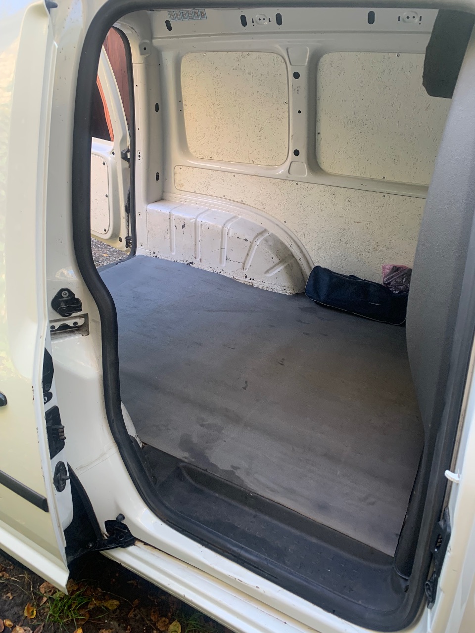 Volkswagen Caddy - фото 23