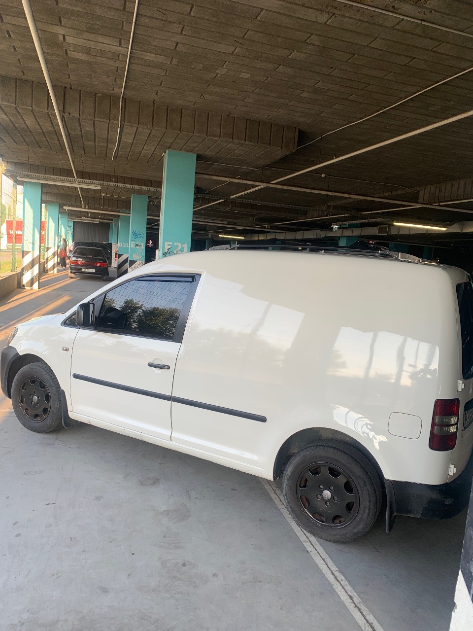 Volkswagen Caddy - фото 15