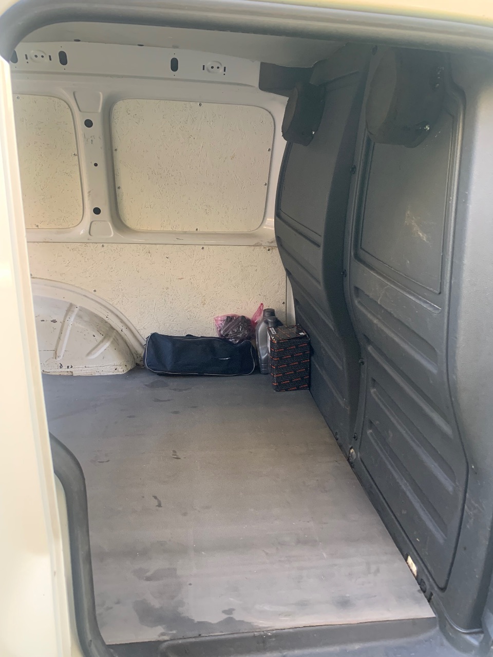 Volkswagen Caddy - фото 24